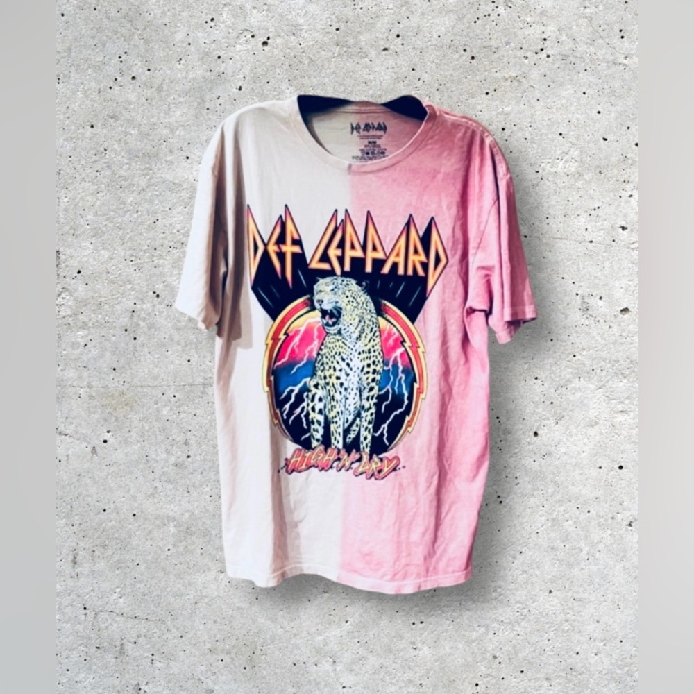 NWOT Def Leppard Color Block Graphic Print Tee Shirt